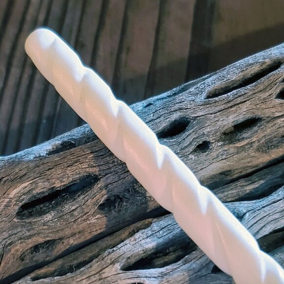 Handcrafted Avant Garde India Off White Carved Twisted Buffalo Bone Hair Stick - Picture 5 of 11